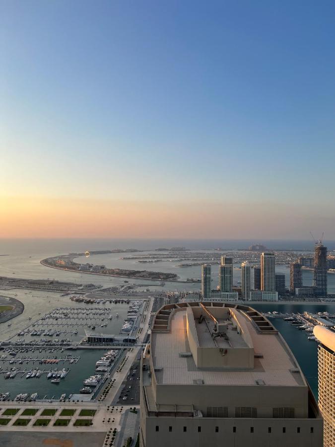 Two Continents Holiday Homes - Arabian Nights With Sea Views - Free Airport Pick-Up Over 5 Nights Dubai Ngoại thất bức ảnh